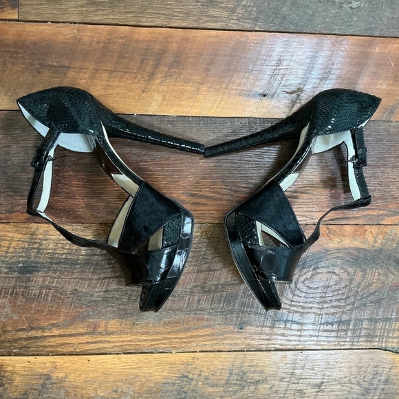 Michael Kors Nadia Black Haircalf Snakeskin T-Strap Heels Sandals Size 10M - Picture 6 of 13